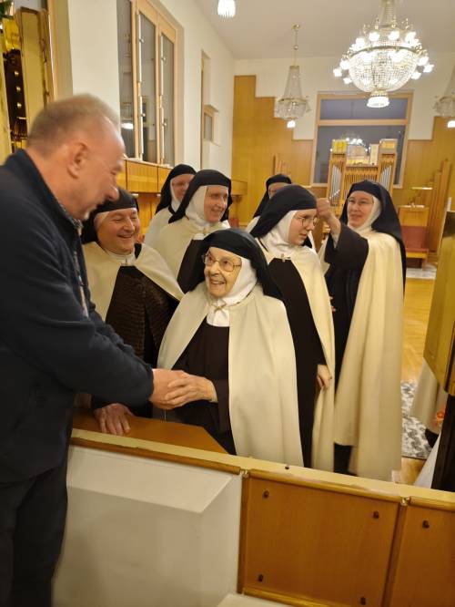 Osmijesi koji povezuju - naš posjet Karmelu u Sori