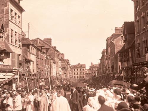 VELIČANSTVENA CEREMONIJA KANONIZACIJE SESTRE TEREZIJE OD DJETETA ISUSA